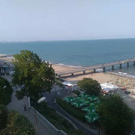 Flora Beach 1 Apartment Burgas
