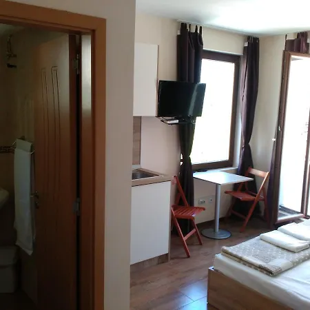 Flora Beach 1 *